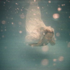 Take the plunge into the dream~
