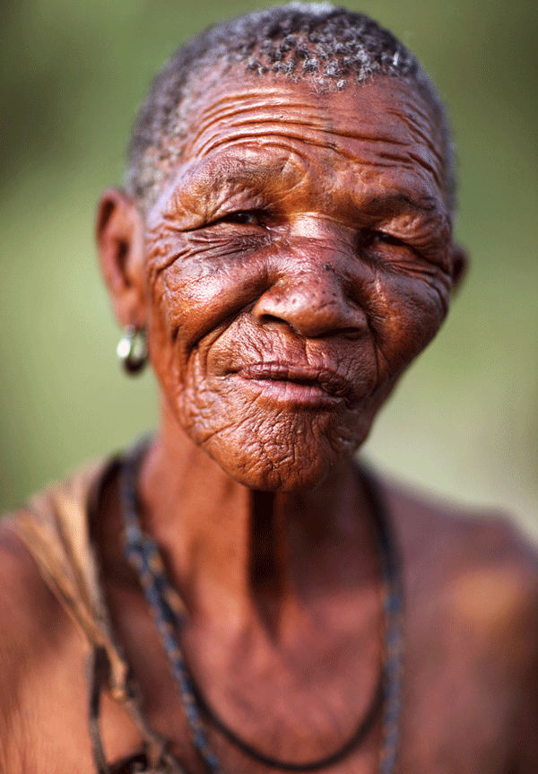 Old_woman_Bushmen_Botswana-dietmar-temps